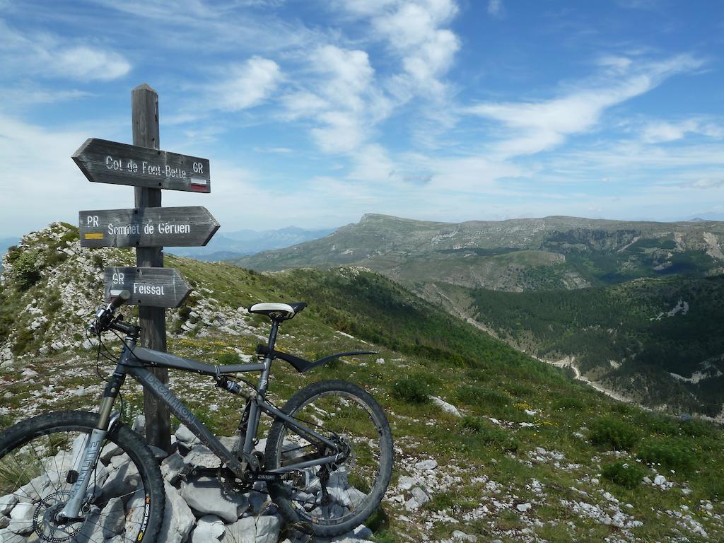 Gite Des Monges Sisteron Esterno foto