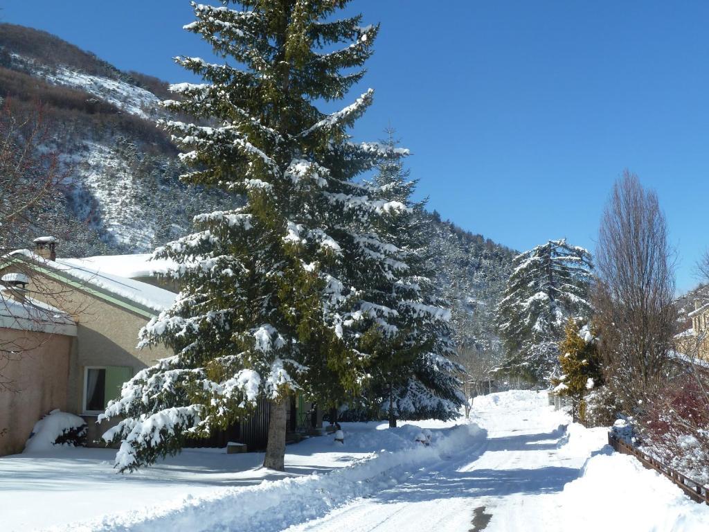 Gite Des Monges Sisteron Esterno foto
